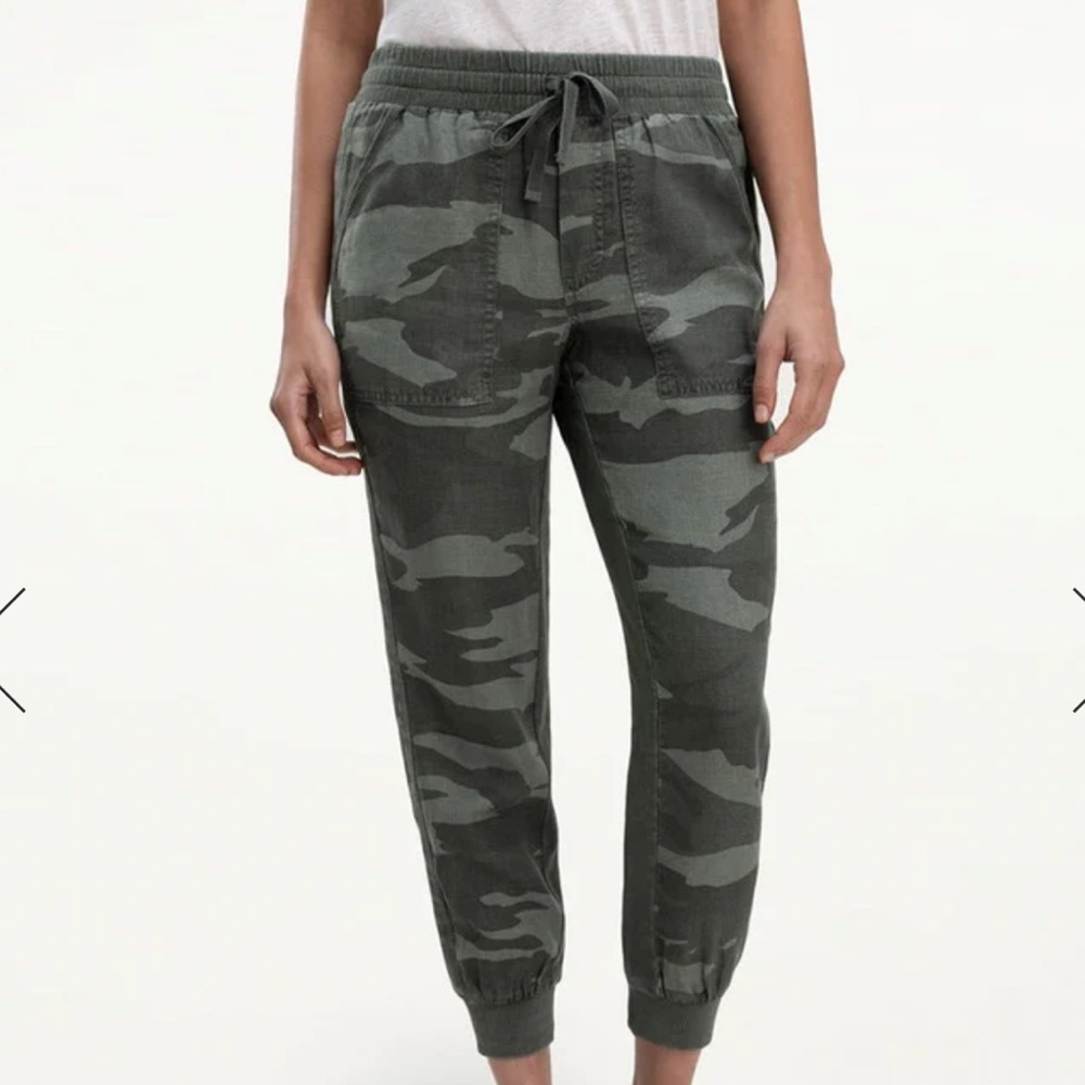 Splendid Ladies' Knit Lakeside Jogger Casual Camo Pants Size XS New With Tags